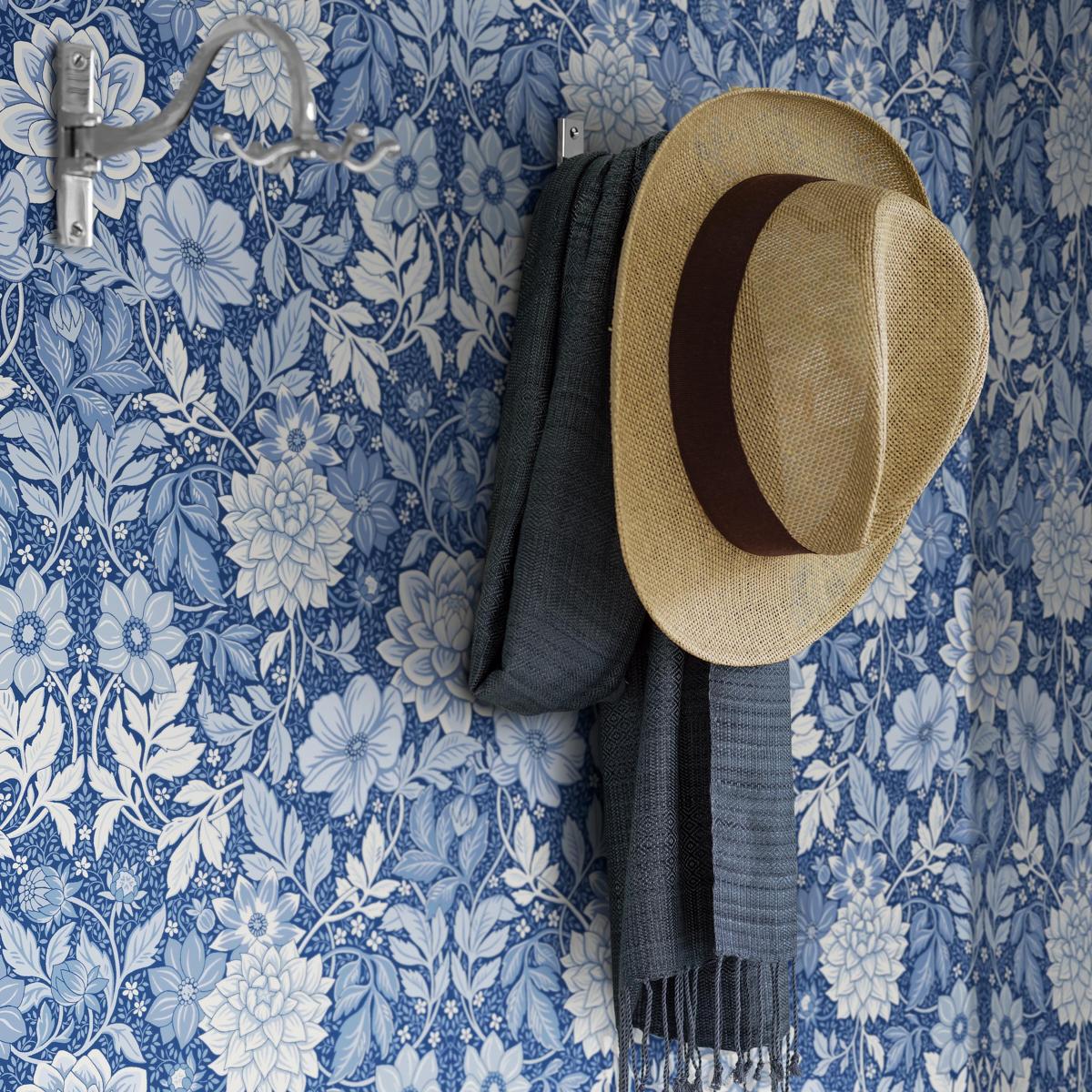 6141 Boråstapeter Dahlia Garden Floral Unpasted Wallpaper Entryway from Say Decor