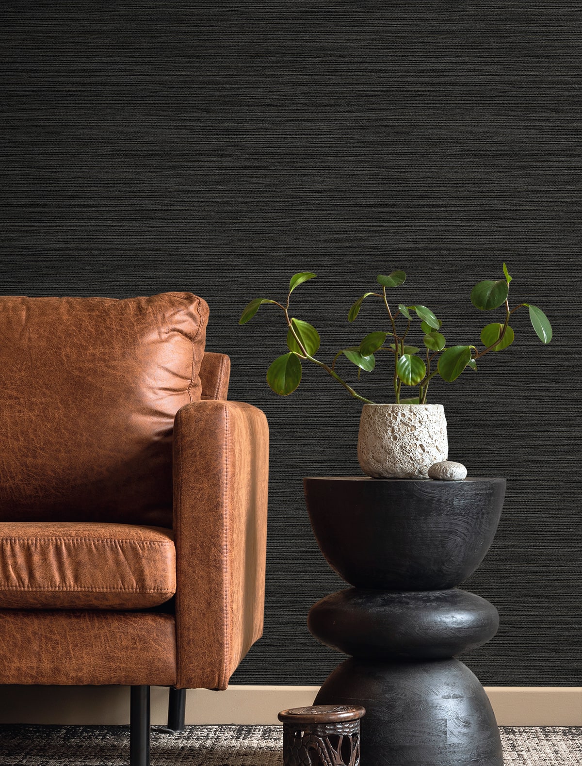 TH92100 faux grasscloth textured vinyl wallpaper living room from the Fibers and Threads collection by Seabrook Designs