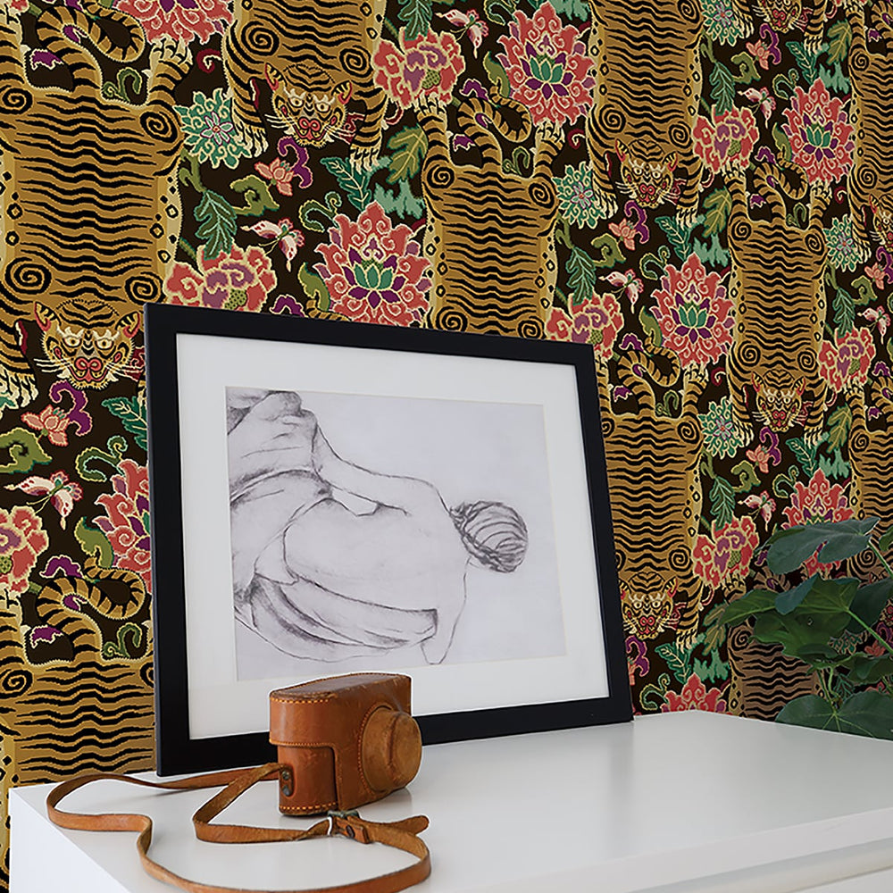 
                  
                    Tiger peel and stick wallpaper decor 160040WR1 from Surface Style
                  
                