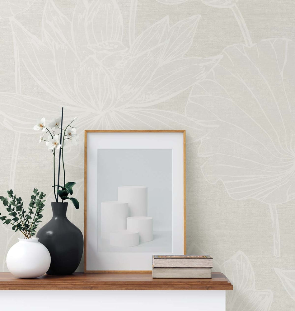 EW12015 floral wallpaper decor from the White Heron collection by Etten Studios