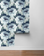 Floral peel and stick wallpaper roll HG10302 from Harry & Grace