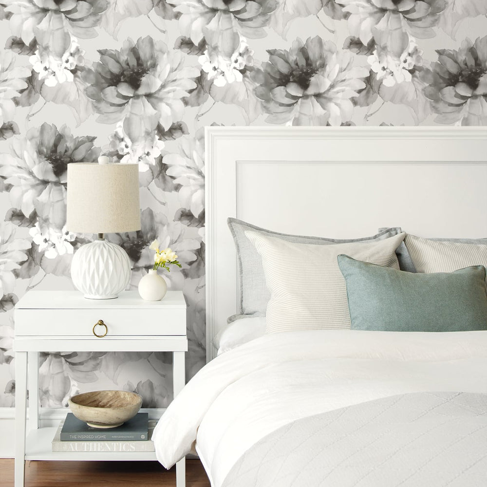 
                  
                    Floral peel and stick wallpaper bedroom HG10308 from Harry & Grace
                  
                