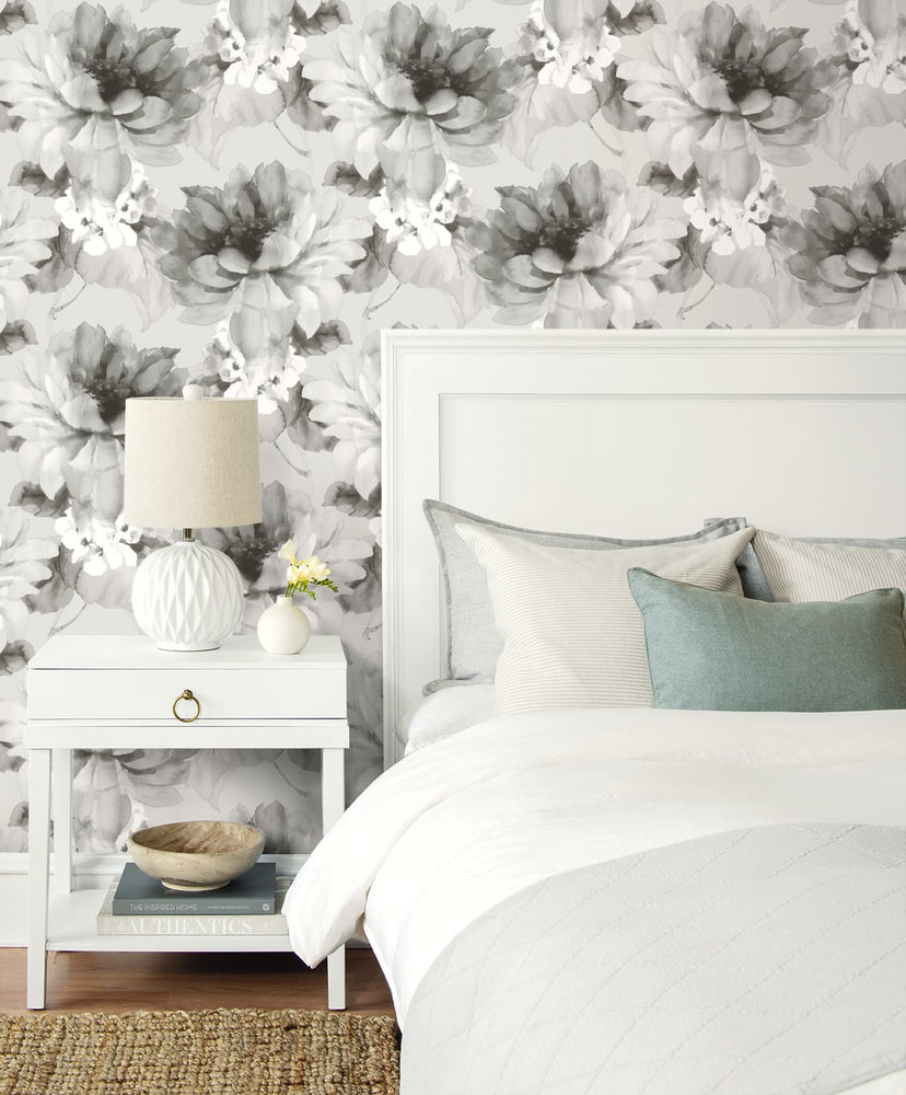 Floral peel and stick wallpaper bedroom HG10308 from Harry & Grace