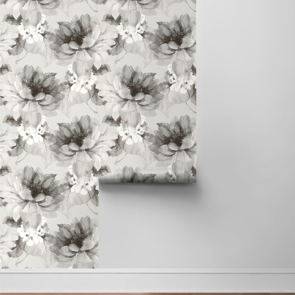 
                  
                    Floral peel and stick wallpaper roll HG10308 from Harry & Grace
                  
                
