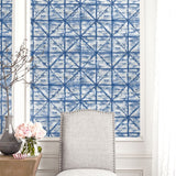 Geometric wallpaper LG91602  living room from the Lugano collection by Seabrook Designs